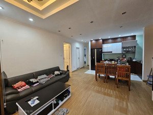 bán gấp căn góc 3 ngủ 3 mặt thoáng view hồ tây. tòa ct13 ciputra, mặt đường võ chí công. 