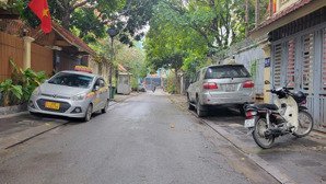 bán nhà phân lô nguyễn thị định. dt 80m2 x 7t, mt 4,2m hai mặt thoáng. giá 29 tỷ.