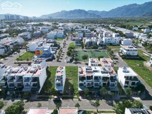 NHÀ PHỐ 3 TẦNG 3 VIEW CỰC PHẨM BỂ BƠI, CÔNG VIÊN ĐẸP NHẤT KDT MỸ GIA NHA TRANG
