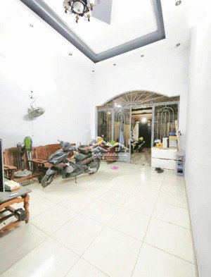 chỉ hơn 50tr/m2 nhà 2 tầng dt lớn 88m2 đường xe hơi 7m thông ra chợ thới an sát đường lê thị riêng