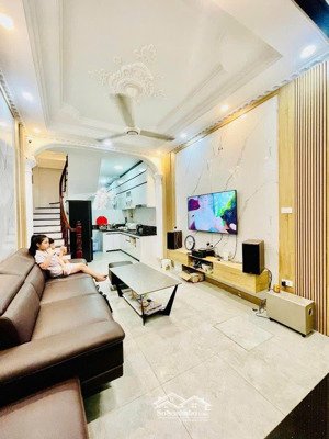 1. siêu đẹp! bán nhà đống đa, ngõ to như phố, ô tô đỗ gần nhà, 2 mặt thoáng, 41m2, 5 tầng