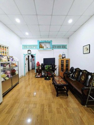 2,69 tỷ 69m2, c4 còn mới, ngang 4,5m, sổ hồng riêng, gần cấp 2 long trường