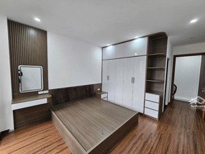 nhà đẹp phố ngọc lâm bồ đề 7 tỷ hơn 5 tầng xây mới