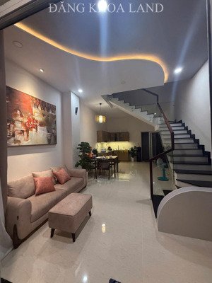 hot, e bán nhà 1t2l 129,5m2 dtsd vị trí tiềm năng tăng giá cao gần vđ2 - linh đông. sdt 