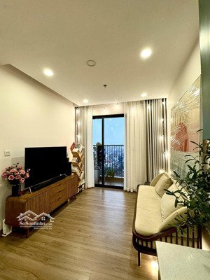 mời thuê căn hộ 2pn 1wc 52m2 đủ đồ tầng trung giá 6,5tr toà s3 sky oasis.hl ạ