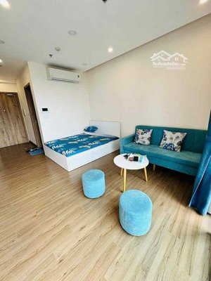 cần bán căn hộ studio 29m2 đủ đồ tầng trung toà s3 sky oasis .hl ạ