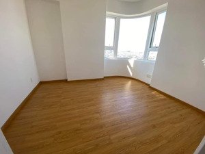 cần bán căn hộ âu cơ tower 69m2, 2 phòng ngủ, có sổ hồng riêng, giá bán 3.570 tỷ. lh 