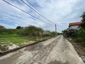 chính chủ e bán đất 48,3 m tại thị trấn mê linh, ngõ thông, ô tô tránh nhau. e muốn bán nhanh.