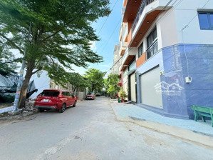 đất 1 sẹc vườn lài gần chợ hẻm 47 vườn lài , phường an phú đông . diện tích: 5.25x22=121.7m