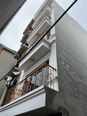 bán nhà 5 tầng 9 phòng - thượng cát 8 tỷ