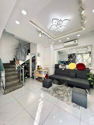 1 căn ra mặt tiền, bán nhà hoàng văn thụ, phú nhuận, ngang 4.8m, 5 tầng btct sân thượng chỉ 5.55 t