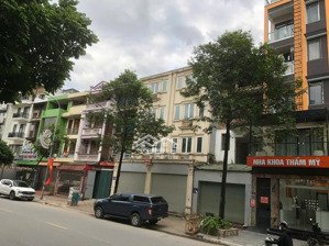 nhà phố chính chủ vị trí siêu đẹp 100m2 mt 5.5m yên xá - tân triều