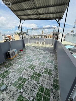 Bán CHDV đường Nguyên Hồng dt 100m2 trệt 4L 12p giá có hơn 8 tỷ tl