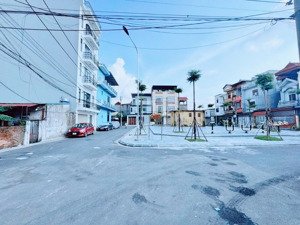 gia đình cần bán lô đất gian dân 60m đường oto tránh ngay sát chợ mai châu đại mạch đa-hn