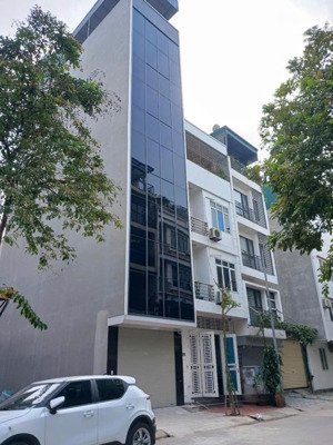 chính chủ bán phân lô văn la ,dt 50mx t ,thang máy ,hoàn thiện đẹp ,nhỉnh 16 tỷ ,lh ,mtg