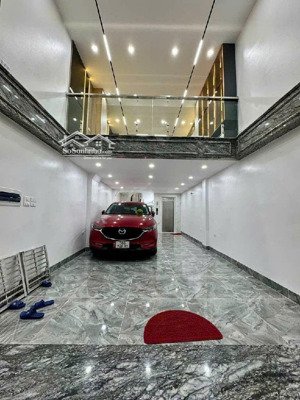 kinh doanh sầm uất - trung tâm phố - 6 tầng - thang máy nhỉnh 18 tỷ