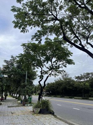 ngay biển tân trà, 90m2, mặt tiền lý văn phức chỉ 5.75 tỷ ngũ hành sơn.