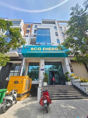 building có thang máy mặt tiền đường phan xích long quận phú nhuận