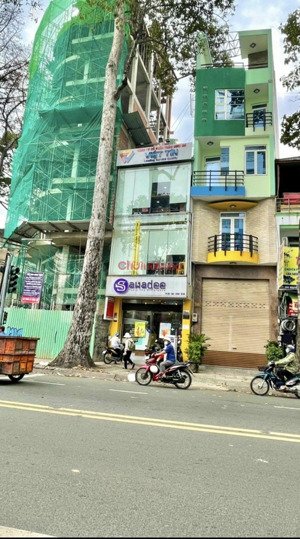 nhà mặt tiền ốp kính, nguyễn chí thanh, quận 10, 4,5x16m, 3 sàn trống suốt, kinh doanh tự do