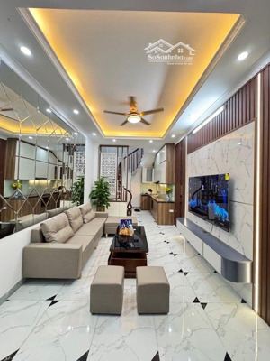 cần bán gấp nhà mới tinh siêu đẹp, đại mỗ 45m2 5 tầng ô tô đỗ gần, giá 7,6 tỷ