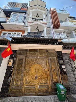 hàng hiếm ngay chợ hiệp bình hẻm xe hơi 4 tầng kiên cố đẹp long lanh