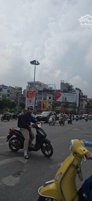 mặt phố khâm thiên 36m mặt tiền 4.4m ô tô đỗ cửa ngày đêm kinh doanh siêu sầm uất