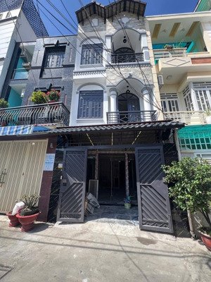 bán nhà đẹp ở ngay hẻm xe hơi 2 lầu tại huỳnh tấn phát, giáp quận 7, hcm chỉ 5,8 tỷ, 4pn, 4wc