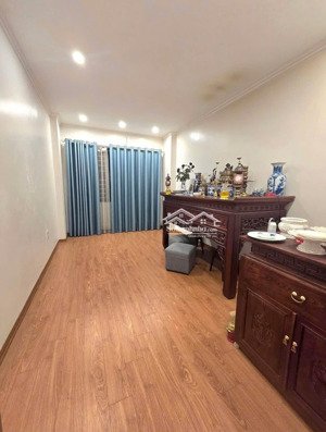 bán nhà thạch bàn: 30m2 x 5 tầng, gần ô tô