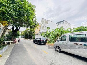 siêu tốt, đất xây biệt thự thảo điền, q.2. dt: 30 x 22m (640m2). xd: hầm + 4 tầng. giá: 170 tr/m2