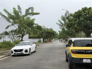 bán gấp lô biệt thự 216m2 hướng nam thuộc kđt fpt bề ngang 9m giá tốt nhất dòng biệt thự