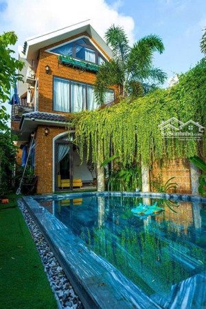 cần bán villa 8 phòng ngủ; view lúa cẩm châu, dt đất 233,7m2, dòng tiền hơn 30tr/thang, đẹp giá rẻ