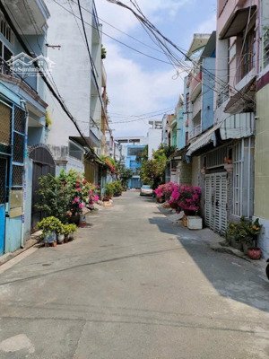 bán gấp nhà hẻm 6m thông đường vườn lài, quận tân phú. dt: 4x14,5met, đúc 4 tấm - giáp tân bình.