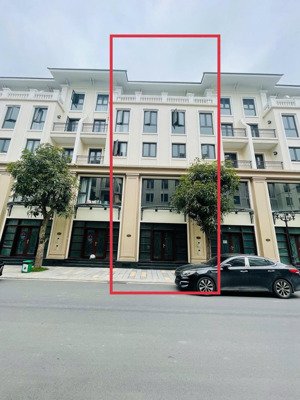 bán căn liền kề 80m2 gần góc , trục đường thông tđ6 sát cạnh sảnh chung cư vin ocp3