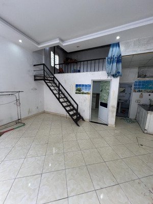 bán đất sẵn nhà,3 mặt thoáng cực hiếm tại lệ chi, gần trường học các cấp