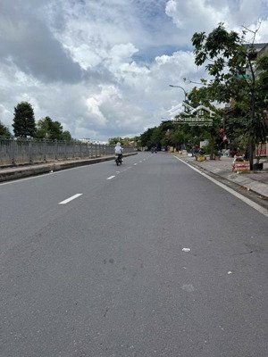 bán nhà 2 mặt tiền kênh nước đen và đường số 19 bình hưng hoà a bình tân, nhà gác lửng, nhỉnh 6ty