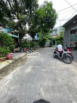 gần đầm sen, tô hiệu, 50m2, sát mặt tiền nhà 1 xẹc giá .: 5,4 tỷ