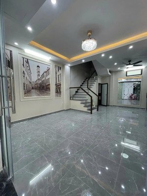 cho thuê nhà khu vực đình đông - quán mau - chỉ với 9tr/tháng - ngõ to ô tô vào thoải mái