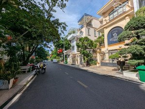 bán gấp biệt thự siêu đẹp góc 2 mt lam sơn, phú nhuận - 99m2(7x15) - 5 tầng tm - gía chỉ 28 tỷ