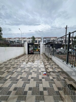 chủ kẹt tiền cần bán gấp biệt thự oasis city hoàn thiện sẵn diện tích 95,2m2 giá rẻ bất ngờ