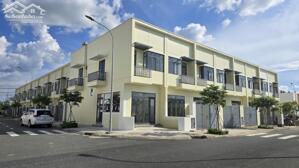 Trả trước 390tr góp 9tr/th sở hữu ngay nhà phố Phước Đông New City trong KCN Phước Đông cho thuê 6tr/th Lh 0938677909 xem nhà và sổ