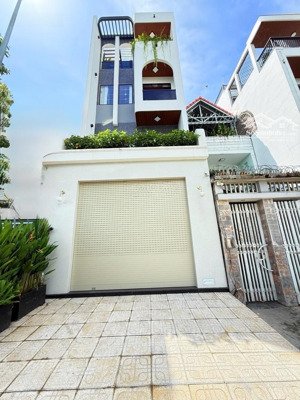 nhỉnh 16 tỷ, phl q7 , nhà mới, full nội thất cao cấp