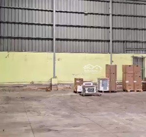 kho đẹp cần cho thuê diện tích 250m2 ở đường trần trọng cung