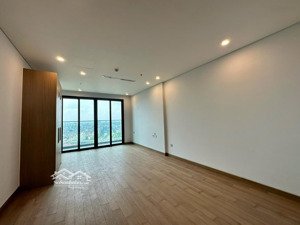 chính chủ bán căn studio. 45m2. tầng trung. 1pn - 1pk - 1vs. cửa tn ban công đb