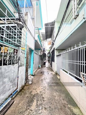 bán nhà diện tích lớn - đất thổ cư 100% - tt.nhà bè