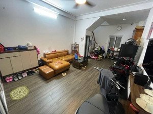 hiếm - ngõ thông - ô tô đỗ cửa - nhiều tiện ích