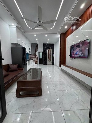 b.án nhà lê trọng tấn - hà đông. 54m - 5 tầng - 12 tỷ. ô tô. thang máy, gần parcity . nhà xây mới