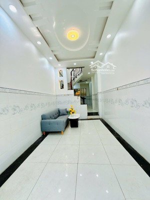 nhà hẻm mạc vân, quận 8. 3 tầng 39.9m2 - 4 tỷ 980 ( có tl ) hướng đông nam. lh em tú xem nhà