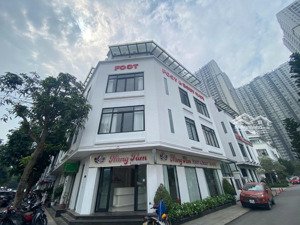 cho thuê căn góc định công, nhà mới hoàn thiện, thang máy, dt 100m*6 tầng, giá 45 triệu.