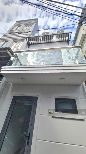 chỉ 3,1 tỷ - bến vân đồn - căn góc 3 mặt - nhà đẹp 2pn 2wc - đất dân cư