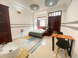 cho thuê ch mini full nội thất - bancol thoáng mát tại phú nhuận